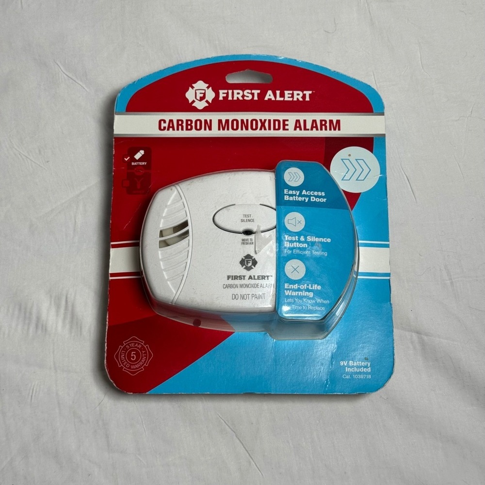 First Alert Carbon Monoxide Alarm Home Safety White CO400 9V Battery Included